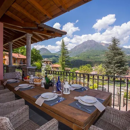 Sleeps 10 Pool Air Con *