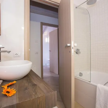 Sleeps 10 Pool Air Con *