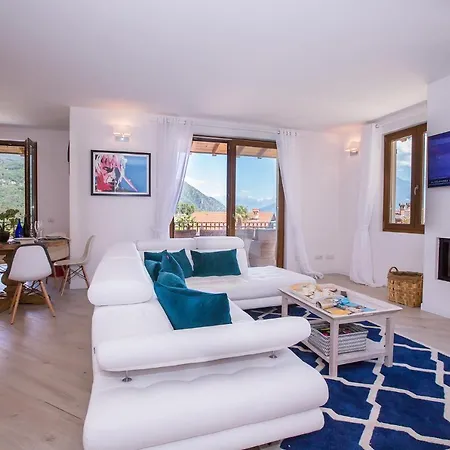 Sleeps 10 Pool Air Con فيلة ميناجيو